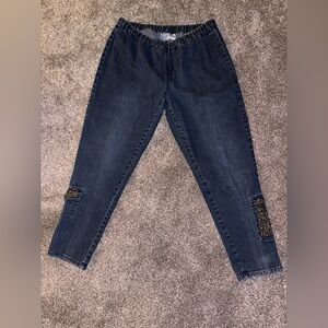 DG2 Diane Gilman Women's Dark Blue Capri Jeans with Studded Pockets